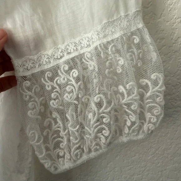 BCBGMaxazaria Cotton and Silk Lace Blouse with Floral Detailing and 3/4 Sleeves - Picture 6 of 10